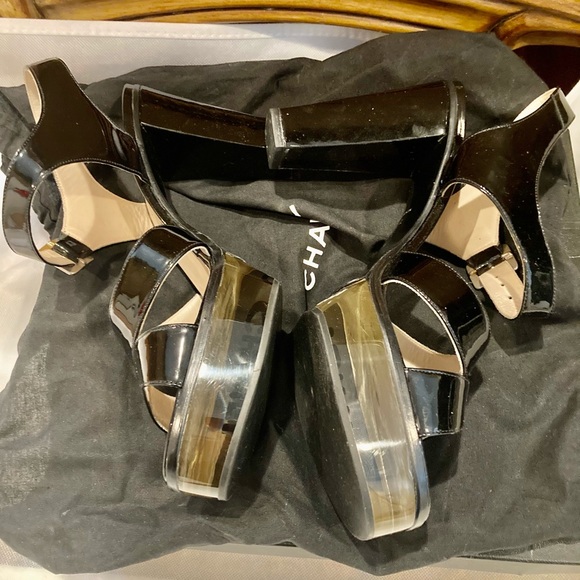 Chanel Vintage Patent and Lucite Platform Sandals - Picture 6 of 12